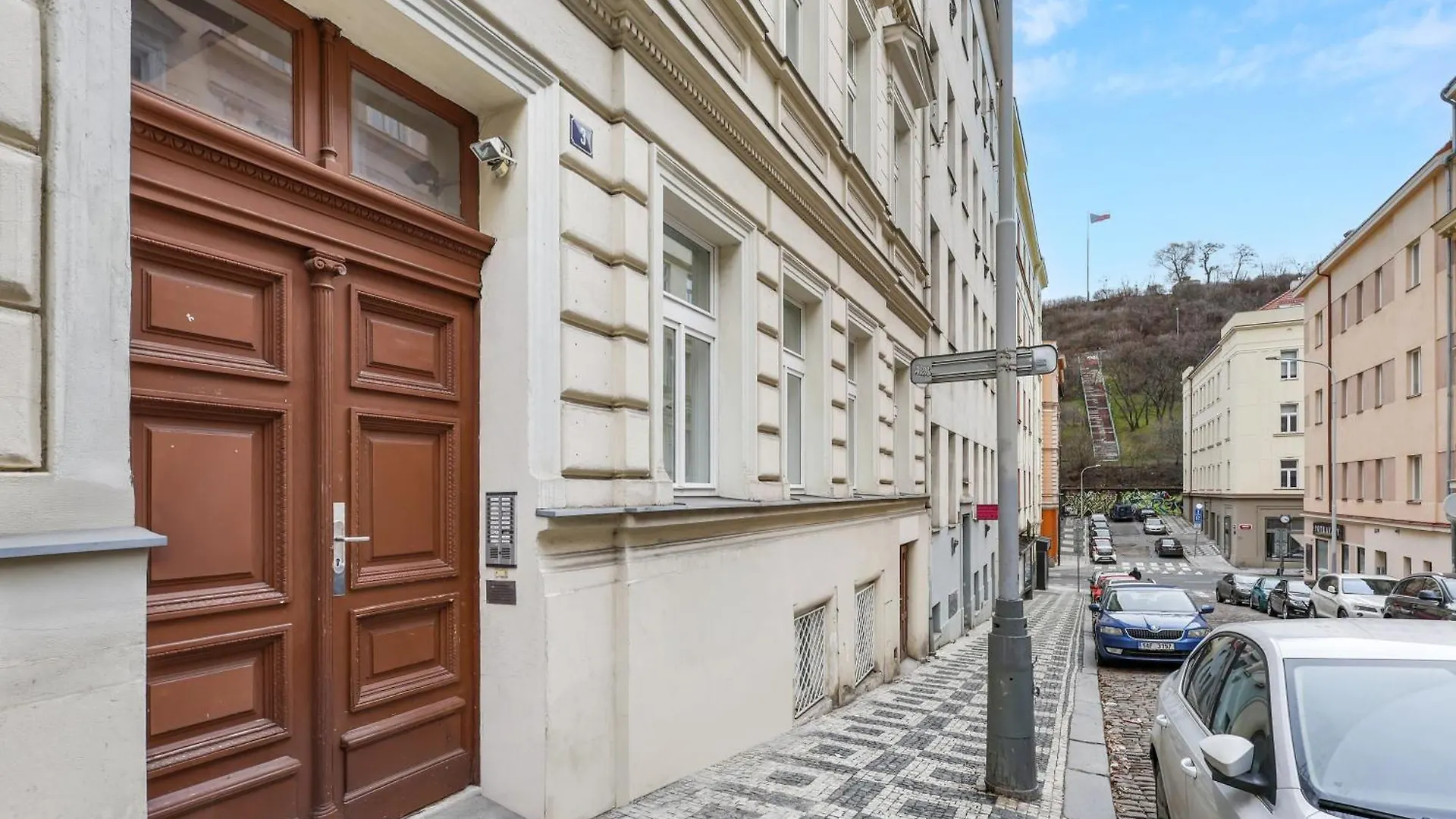 Apartment Cozy Stay Near City Center - Zizkov Prague