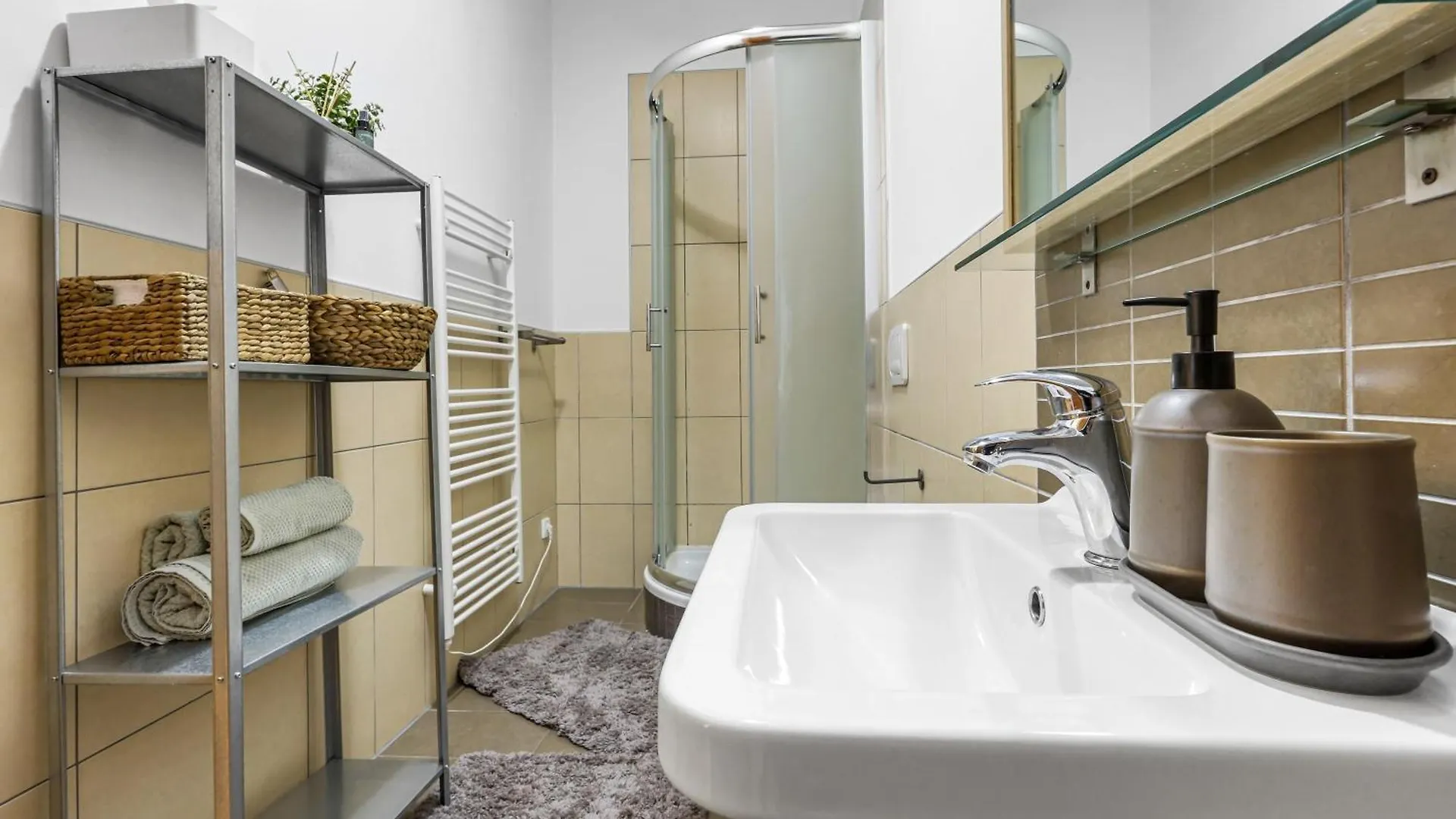 Cozy Stay Near City Center - Zizkov Prague